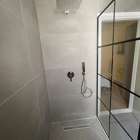 Hoy 3 Gasthuis Pogradec